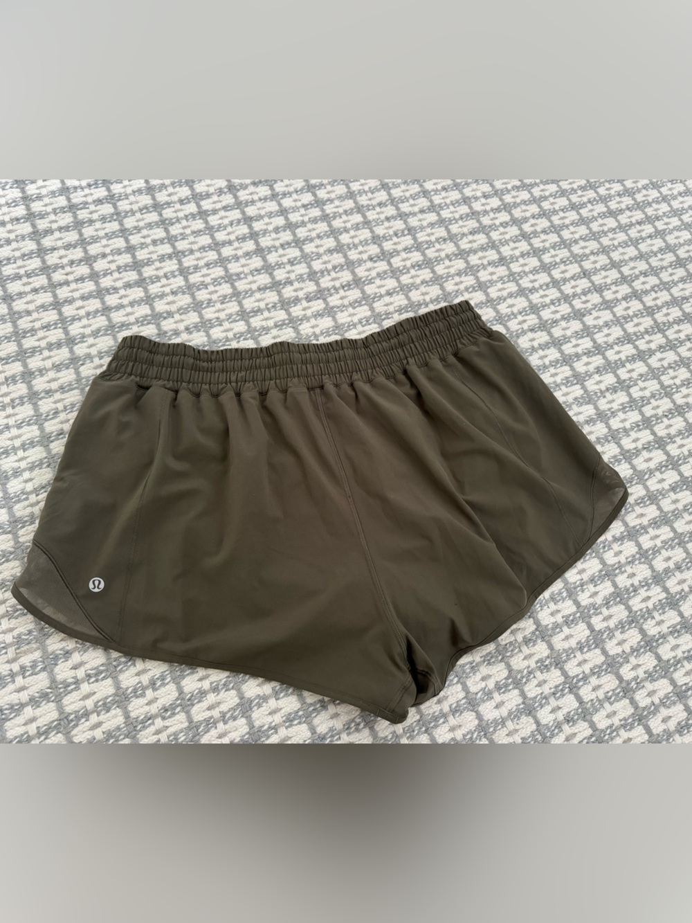 Lululemon Hotty Hot high rise lined shirt 2.5 inch Olive Green